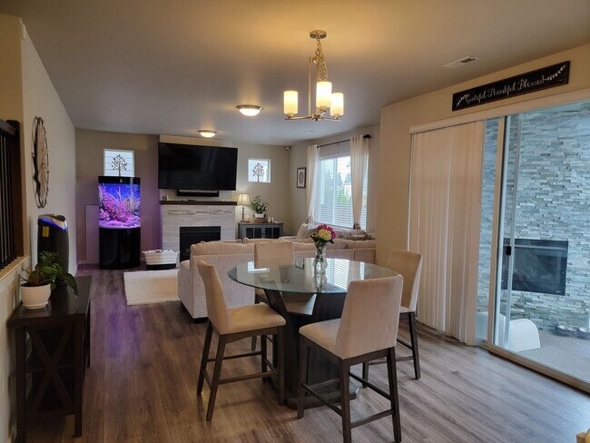 Foto del edificio - Sunshine Meadows 4+ bedroom home!!