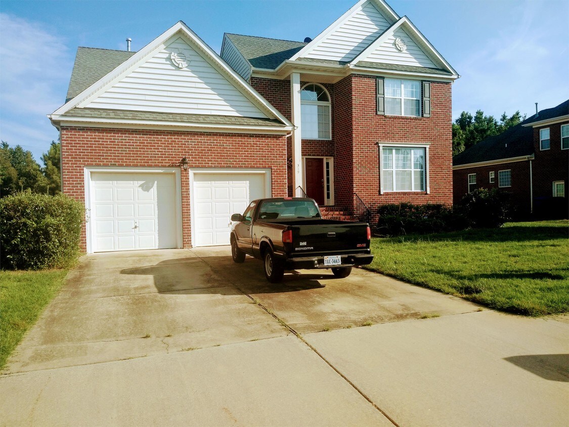 Primary Photo - 319 Bob White Pkwy