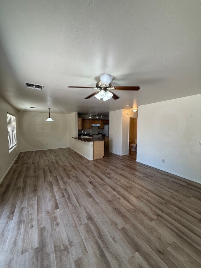 Foto del edificio - 9984 E Emberwood Dr