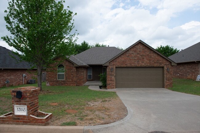 Building Photo - 13145 Austrian Pine Dr