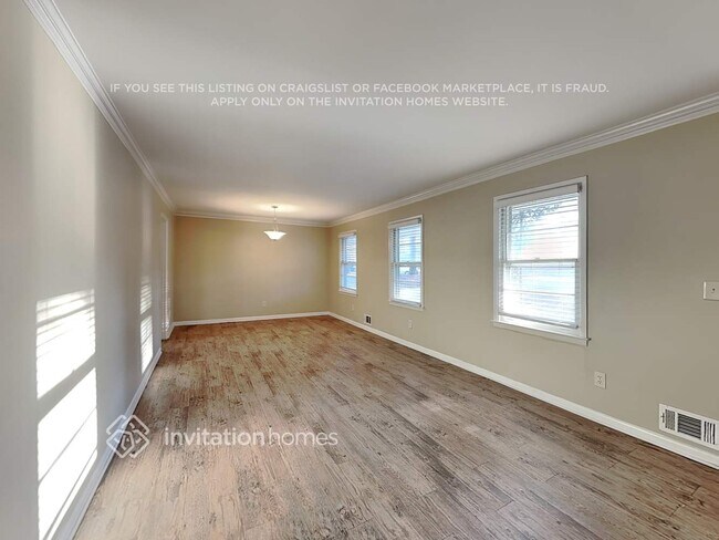 Foto del edificio - 686 Rollingwood Pl