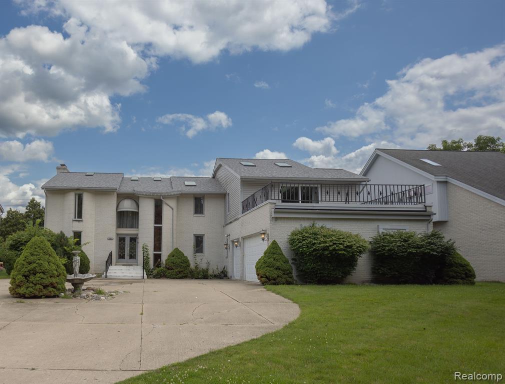 5881 Naneva Ct, West Bloomfield Township, MI 48322 House Rental in