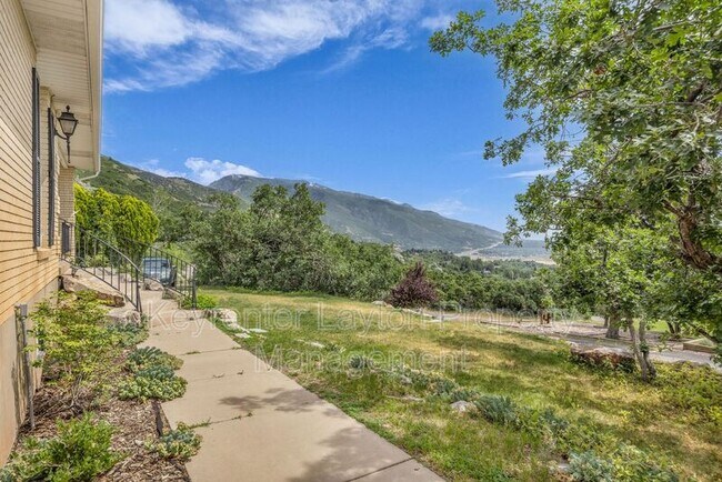Building Photo - 2420 Bonneville Terrace Dr