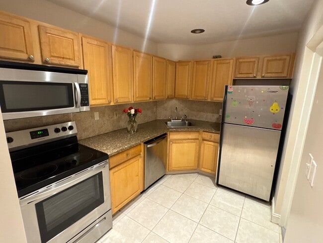 Building Photo - 3115 Oakland Shores Dr