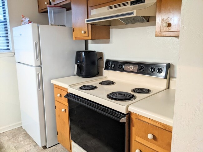 Building Photo - 5485 Sombra Del Lago Dr