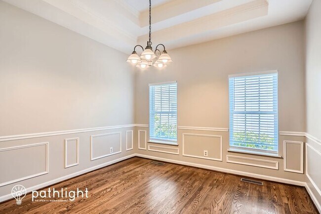 Building Photo - 4341 Cambridge Dr