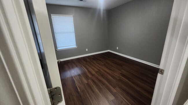Foto del edificio - 121 Jackson Ln