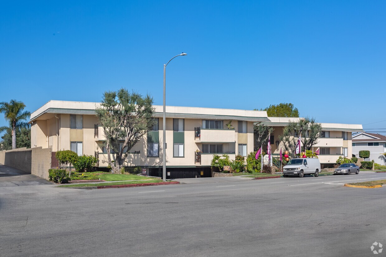 Camino De Oro Apartments in Torrance, CA Westside Rentals