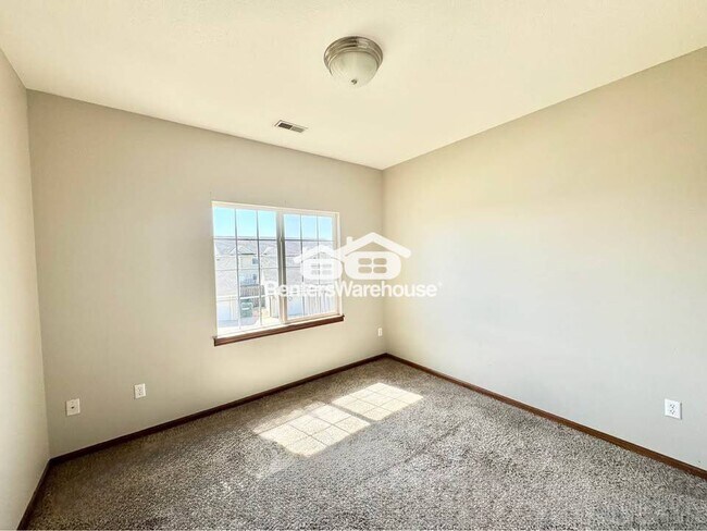 Foto del edificio - 1624 NW Prairie Lakes Dr