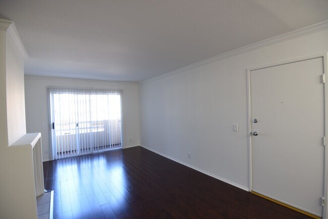 Foto del edificio - 6041 Fulton Ave