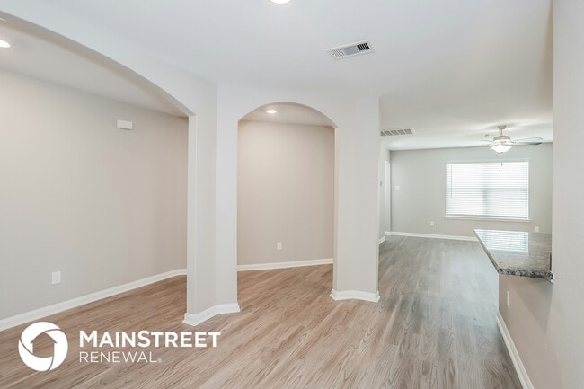 Building Photo - 26123 Hals Dr