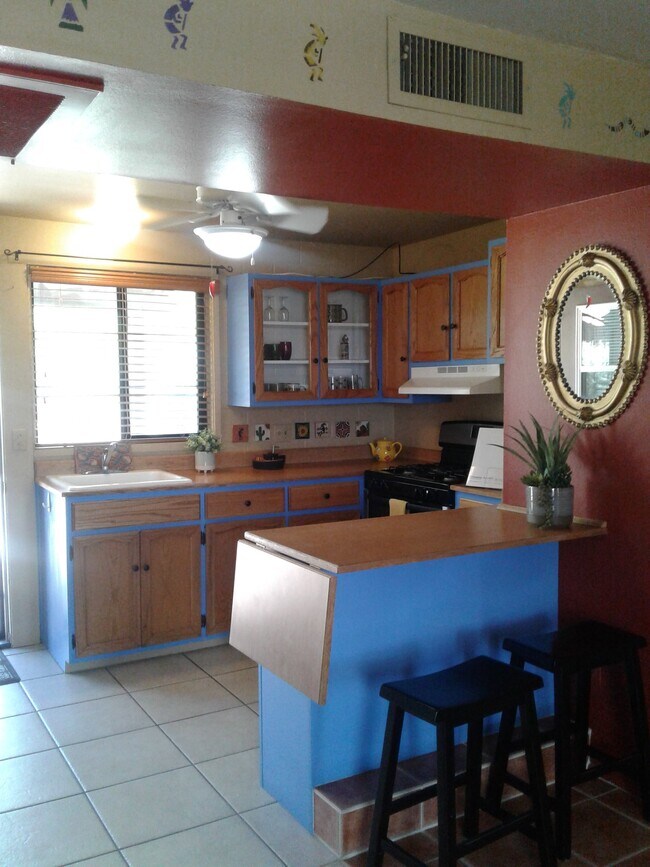 Building Photo - 386 South La Cañada Drive