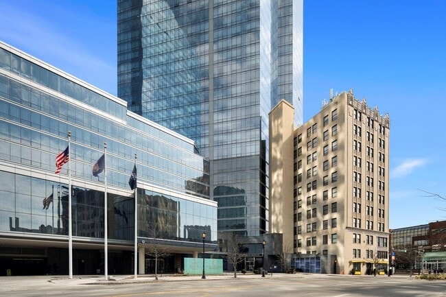 Building Photo - 1 Renaissance Square