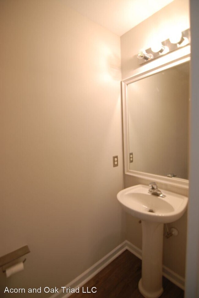 Building Photo - 2 br, 2.5 bath House - 5021 Bartholomews Lane