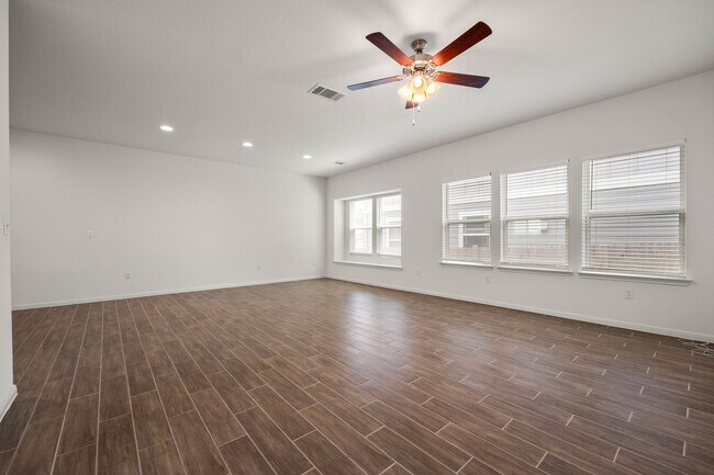 Building Photo - Like New in Vistas at Austin!!!