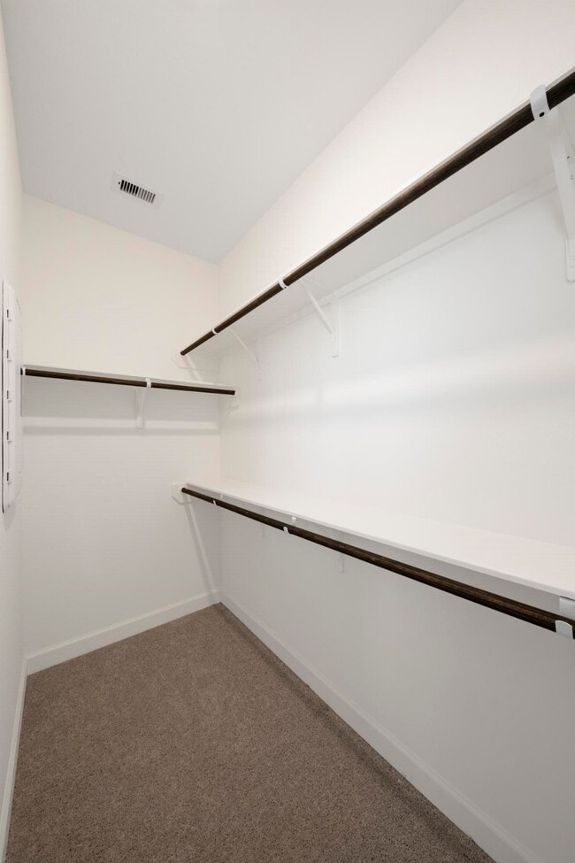 Foto del edificio - 6151 White Spruce Dr