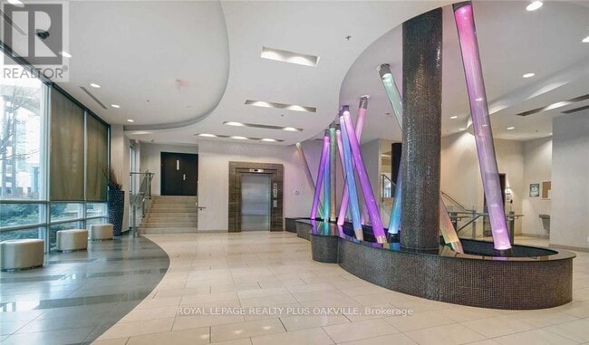 Building Photo - 80 Absolute Ave
