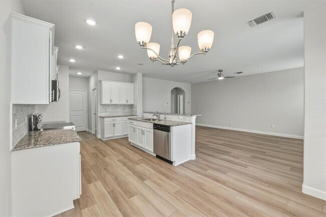 Foto del edificio - 301 Serpentine Ln