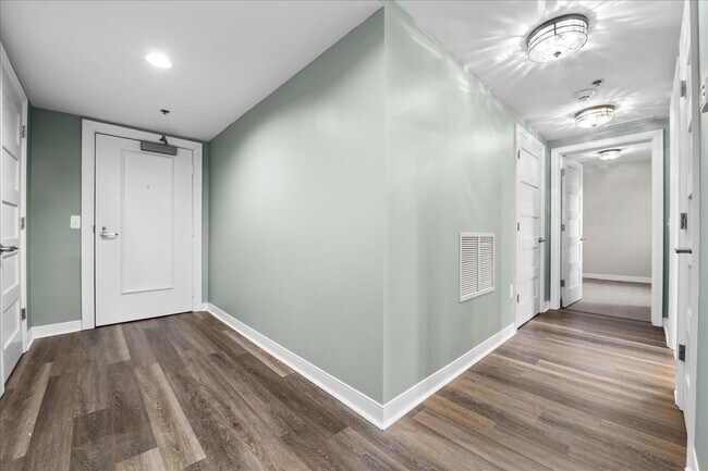 Foto del edificio - 525 W Lafayette Blvd