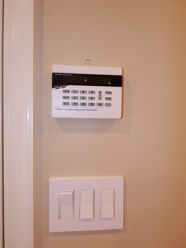 Building Photo - 200 E.Read Street