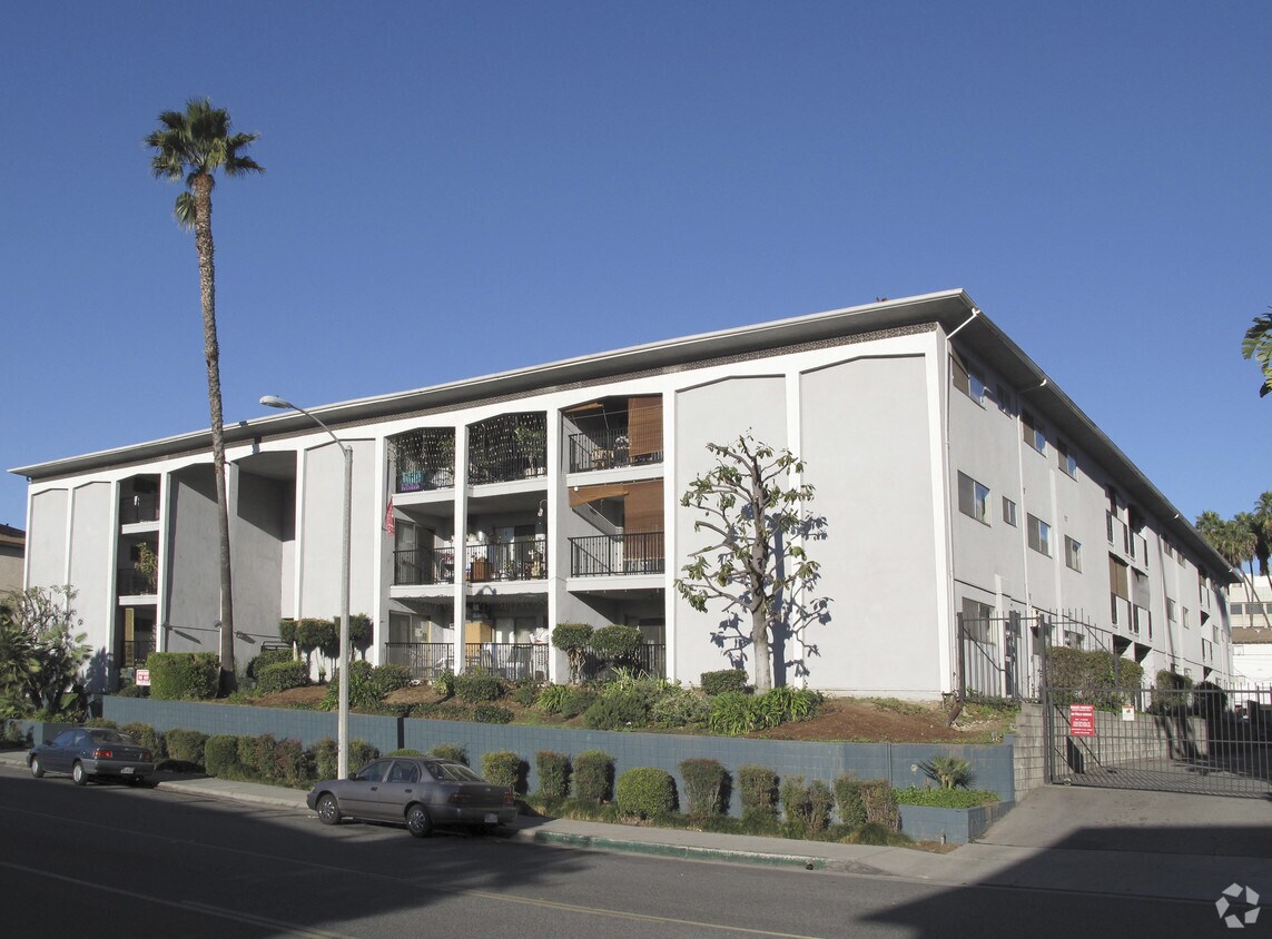 Building Photo - Bay State Apartments