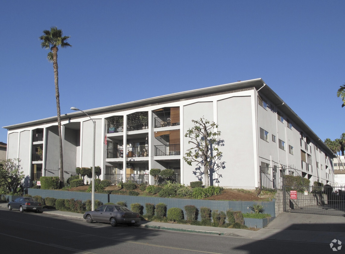Primary Photo - Bay State Terrace 2
