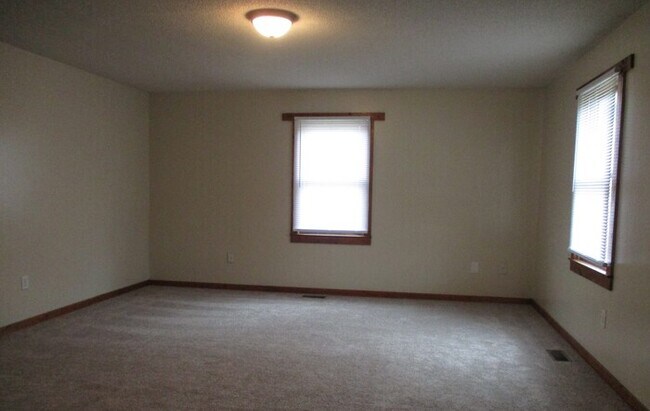 Foto del edificio - 138 Chestnut Dr SW