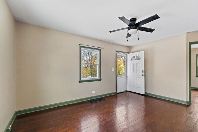 Foto del edificio - 1105 Woodlawn Cir