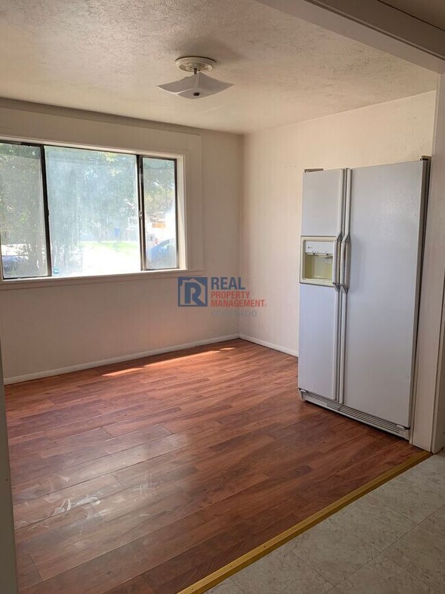 Foto del edificio - 6660 Clermont St