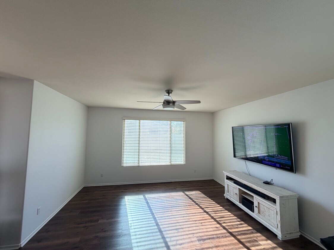 Foto del edificio - 1119 Laguna St