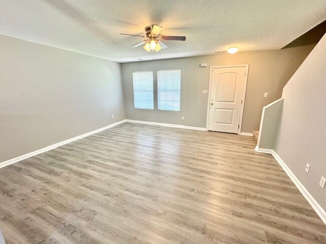 Building Photo - AddisonParkCove1718