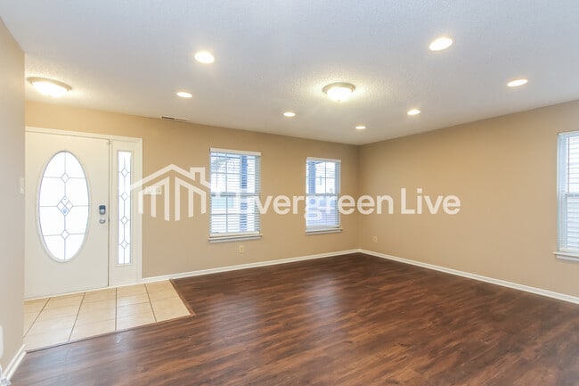 Building Photo - 1806 Sonesta Ln