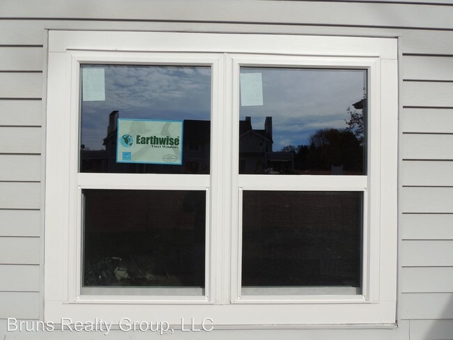 Building Photo - 984 Burdeck St