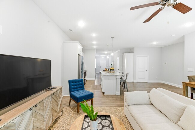 Foto del edificio - 4406 Finch Ln