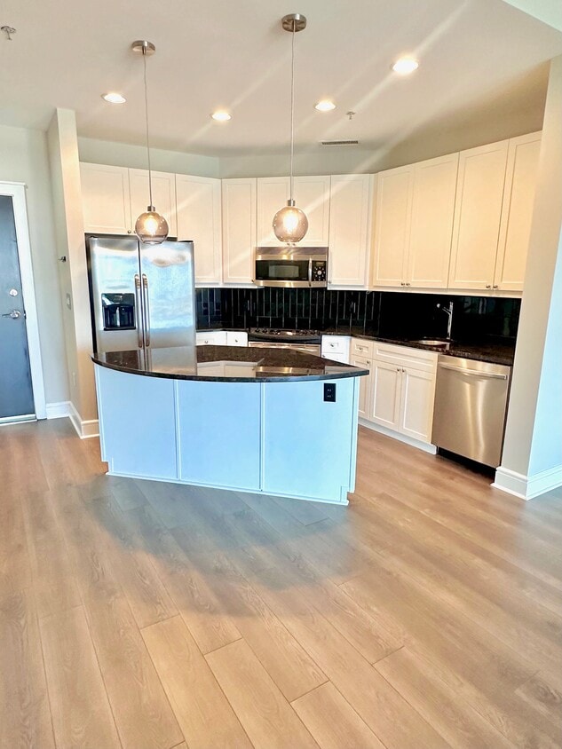 Photo - 333 W Trade St (Charlotte, NC)