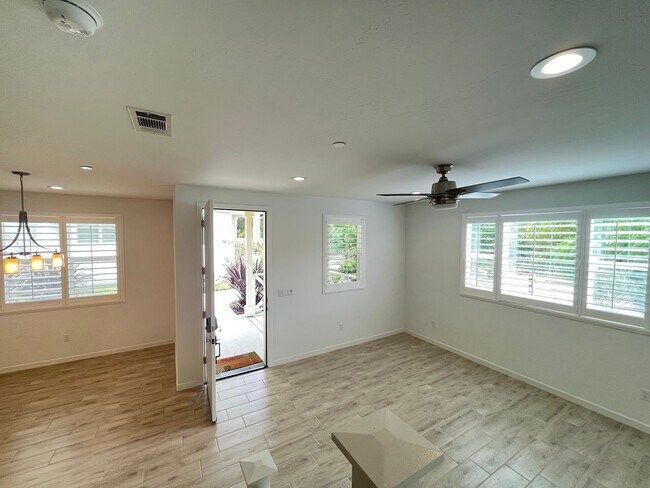 Building Photo - Newly Built Farmhouse Style Townhome in Ri...