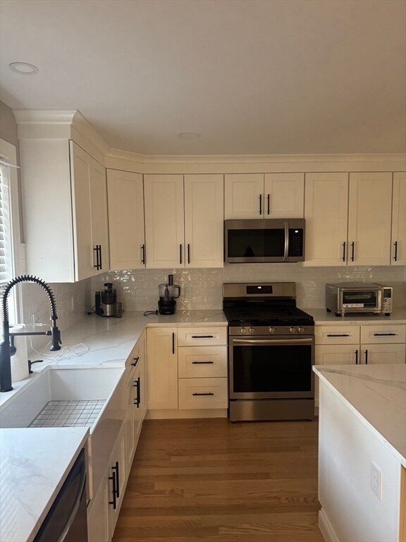 Foto del edificio - 214 Horton St