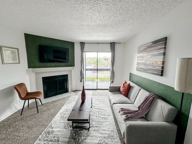 Foto del edificio - 1071 Clayton Ln