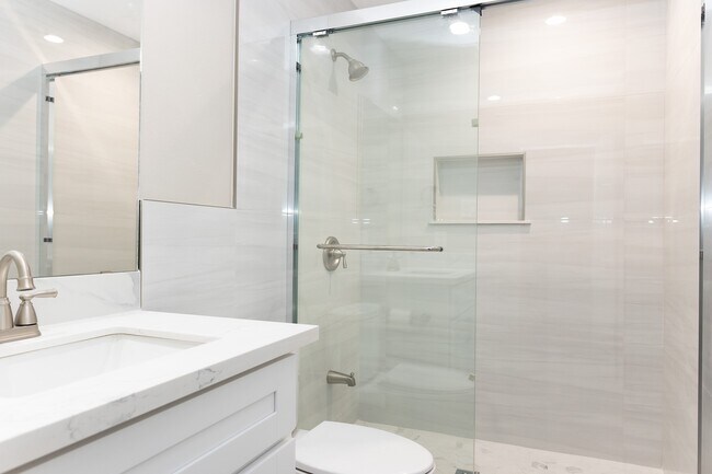 Foto del edificio - 8335 Langdon Ln