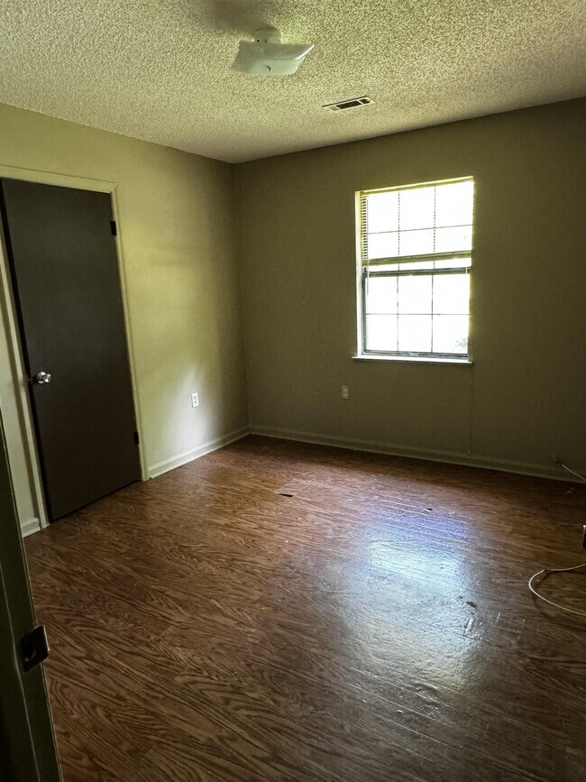 Building Photo - 1004 Evans Ln