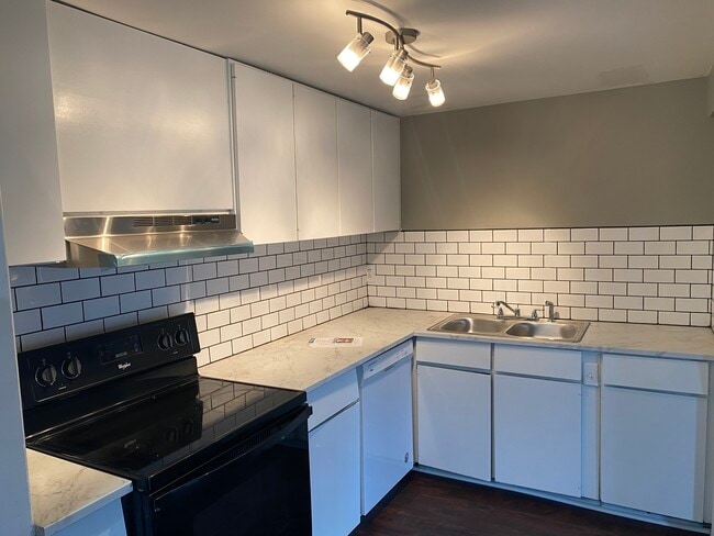 Building Photo - 4207 Locust St
