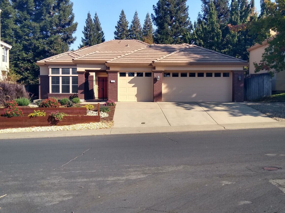Primary Photo - 4 br, 2 bath House - 109 DEMURRAGE WAY