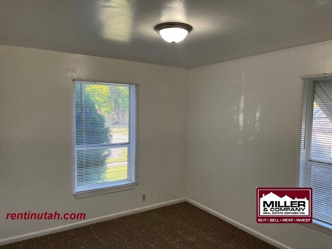 Foto del edificio - Cute 2 bedroom Duplex For Rent!!