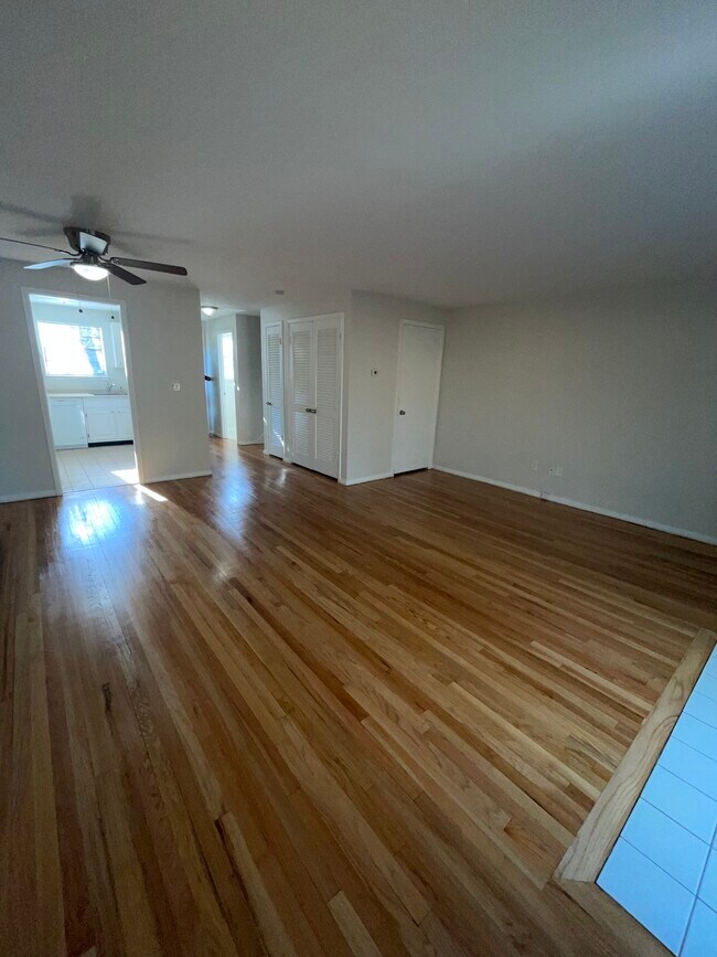 Foto del edificio - 98 Sycamore Ln
