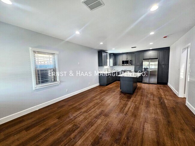Building Photo - 1551 W 103rd St