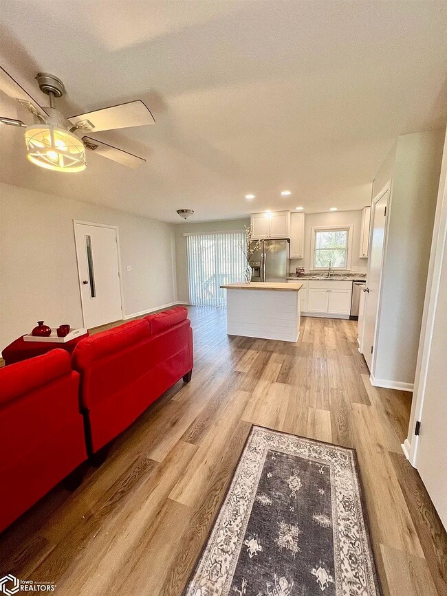 Entry - 505 N 3rd St