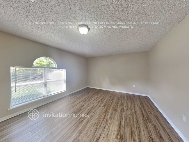 Foto del edificio - 5728 Oakwood Knoll Dr