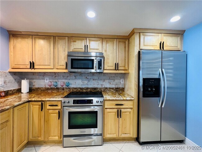 Building Photo - 9400 S Ocean Dr