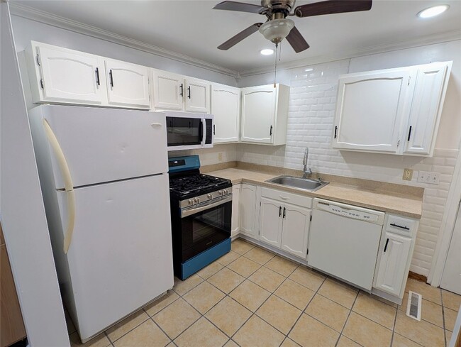 Foto del edificio - 650 E 38th St