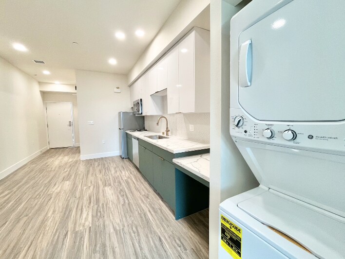 Foto principal - 1037 Dewey Ave